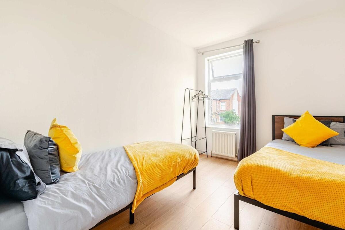 2 Min Walk Etihad Stadium & Coop Arena - 3Br, Free Parking Mánchester Exterior foto